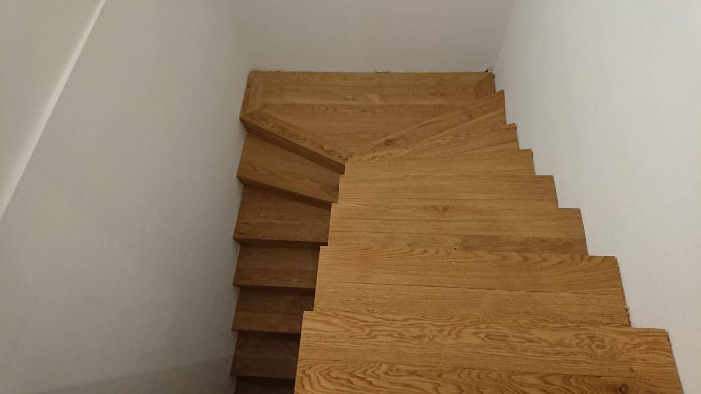 Quelle finition choisir pour protéger durablement votre escalier en bois ? Saint-Louis