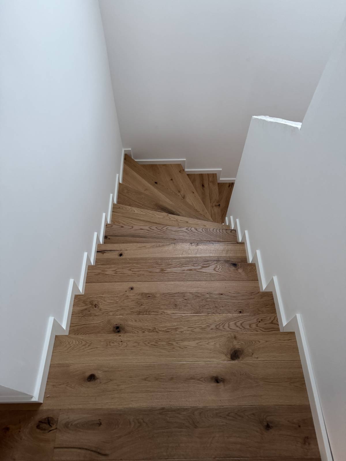 Pourquoi choisir des lames de parquet massif ou contrecollé pour habiller vos escaliers ? Sélestat